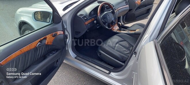 Mercedes E 240 2002, 245,232 km - 2.6 l - Bakı