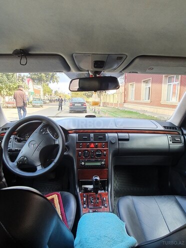 Mercedes E 240 2000, 280,335 km - 2.6 l - Şəmkir