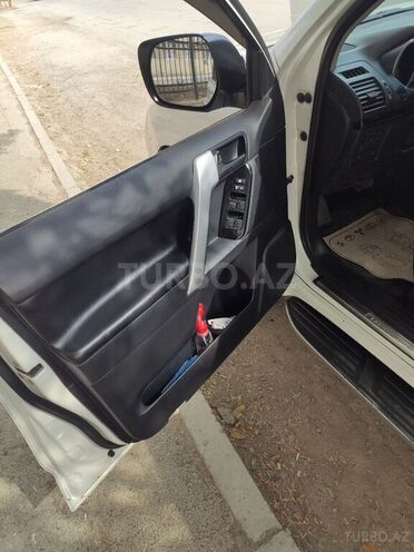 Toyota Land Cruiser 2013, 130,000 km - 2.7 л - Bakı