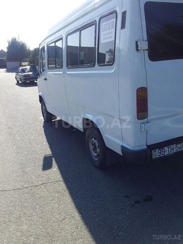 Mercedes 208 D 1991, 25,000 km - 2.3 l - Qusar