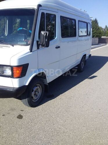 Mercedes 208 D 1991, 25,000 km - 2.3 l - Qusar