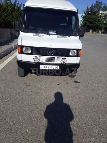 Mercedes 208 D 1991, 25,000 km - 2.3 l - Qusar