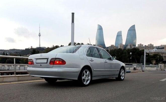 Mercedes E 270 1999, 490,000 km - 2.7 l - Bakı
