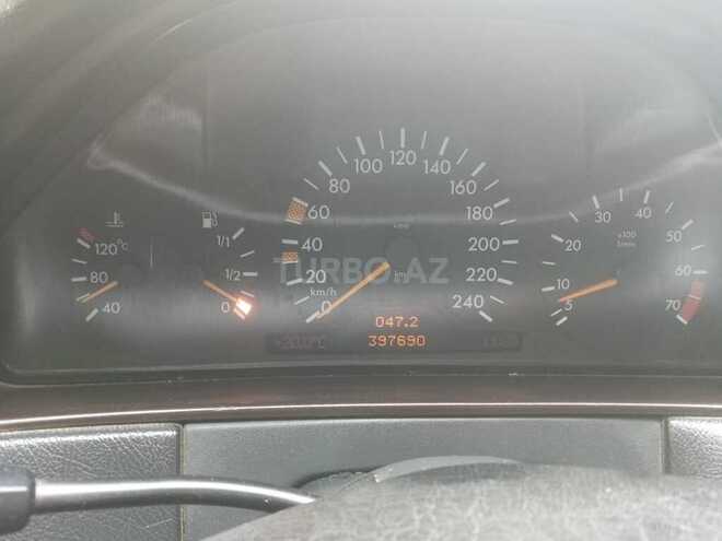 Mercedes E 240 1999, 397,000 km - 2.4 l - Bakı