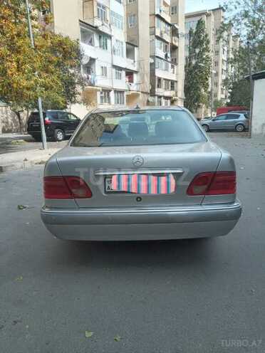 Mercedes E 240 1999, 397,000 km - 2.4 l - Bakı