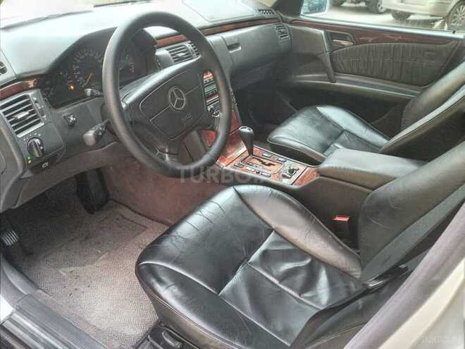 Mercedes E 240 1999, 397,000 km - 2.4 l - Bakı