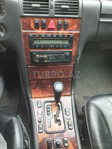 Mercedes E 240 1999, 397,000 km - 2.4 l - Bakı