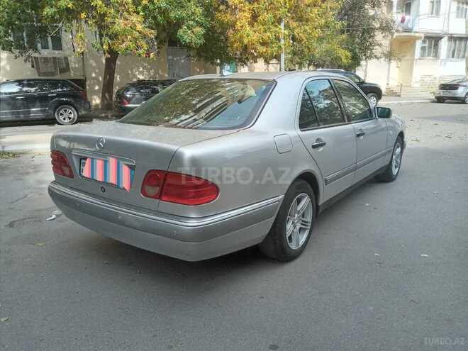 Mercedes E 240 1999, 397,000 km - 2.4 l - Bakı