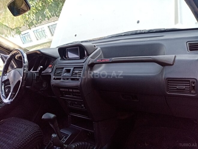 Mitsubishi Pajero 1992, 300,000 km - 2.5 л - Masallı