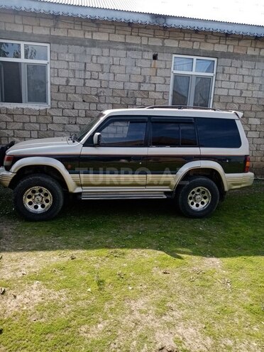 Mitsubishi Pajero 1992, 300,000 km - 2.5 л - Masallı