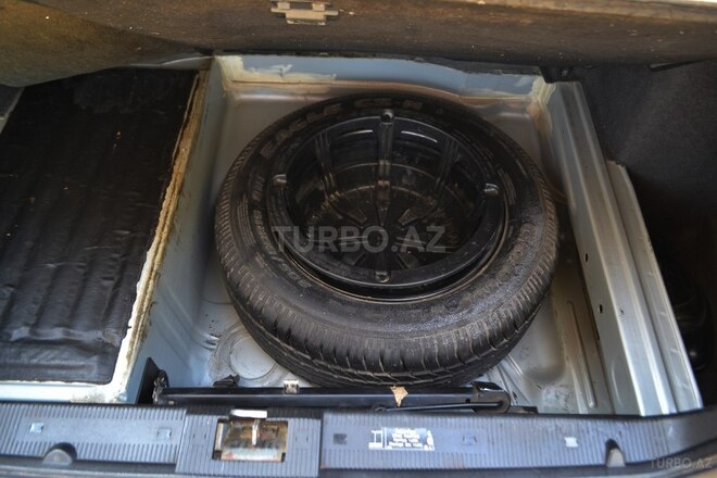 Mercedes E 200 1999, 231,000 km - 2.0 l - Saatlı
