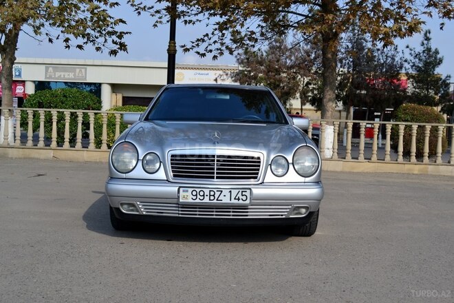 Mercedes E 200 1999, 231,000 km - 2.0 l - Saatlı