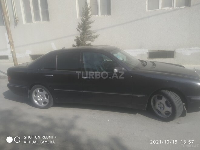 Mercedes E 240 2001, 370,000 km - 2.6 l - Xırdalan