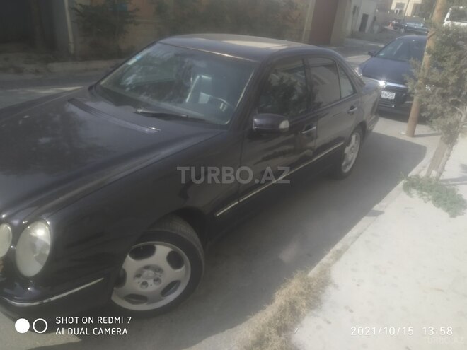 Mercedes E 240 2001, 370,000 km - 2.6 l - Xırdalan