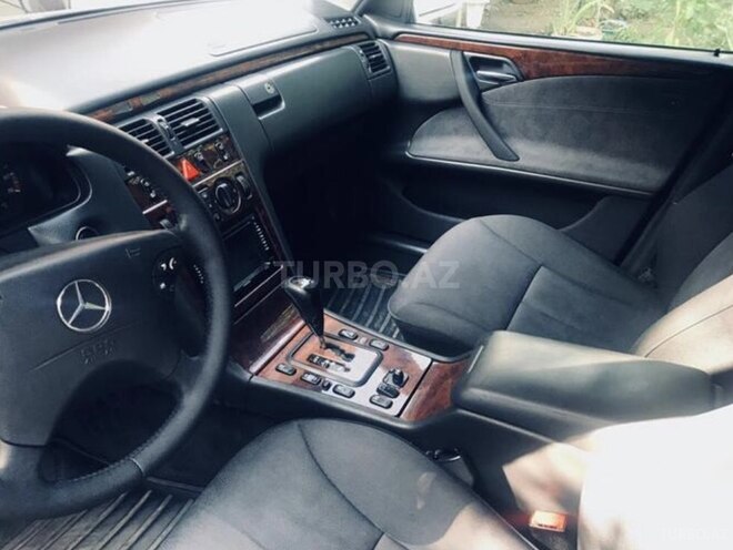 Mercedes E 240 2001, 265,000 km - 2.4 l - Lənkəran