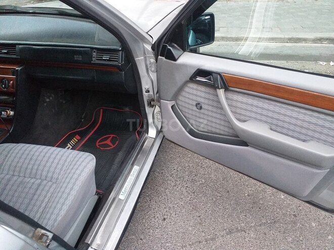 Mercedes E 220 1994, 432,855 km - 2.2 l - Bakı