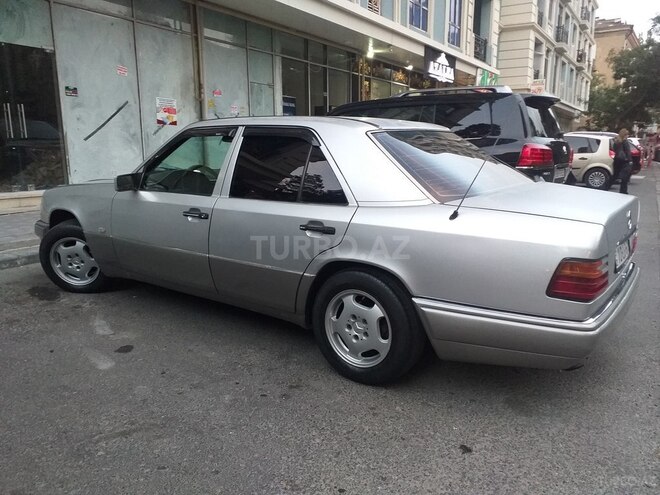 Mercedes E 220 1994, 432,855 km - 2.2 l - Bakı