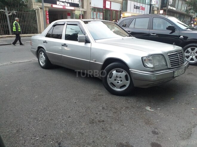 Mercedes E 220 1994, 432,855 km - 2.2 l - Bakı
