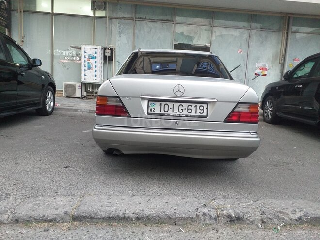 Mercedes E 220 1994, 432,855 km - 2.2 l - Bakı