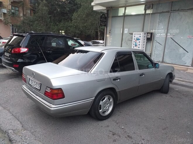 Mercedes E 220 1994, 432,855 km - 2.2 l - Bakı