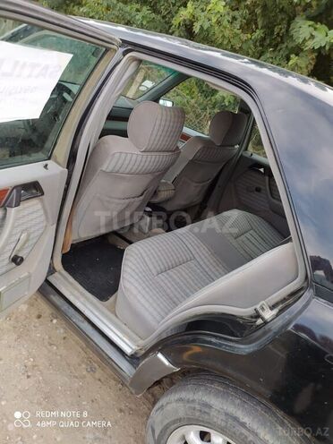 Mercedes E 230 1992, 378,591 km - 2.3 l - Füzuli