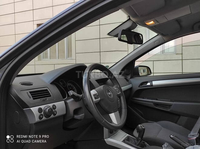 Opel Astra 2009, 167,000 km - 1.3 л - Bakı