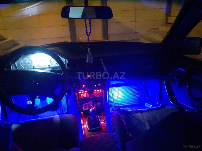 Mercedes E 250 1989, 350,000 km - 2.5 l - Bakı