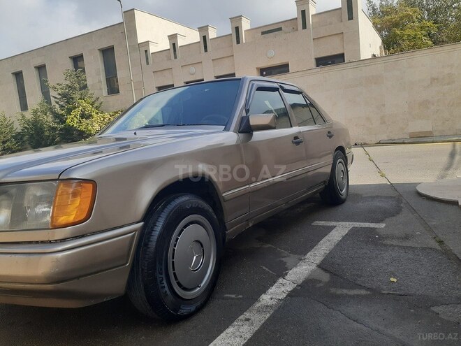 Mercedes E 250 1989, 350,000 km - 2.5 l - Bakı
