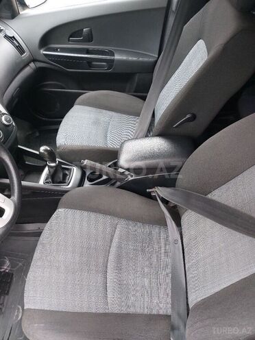 Kia Ceed 2010, 136,000 km - 1.4 l - Quba