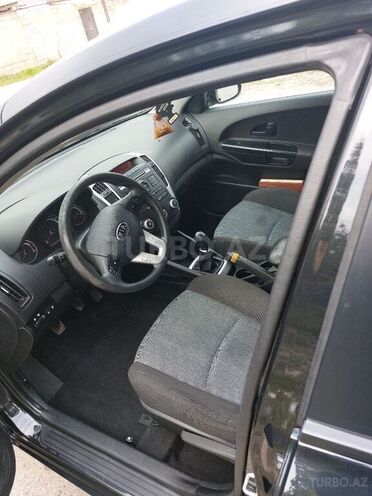 Kia Ceed 2010, 136,000 km - 1.4 l - Quba