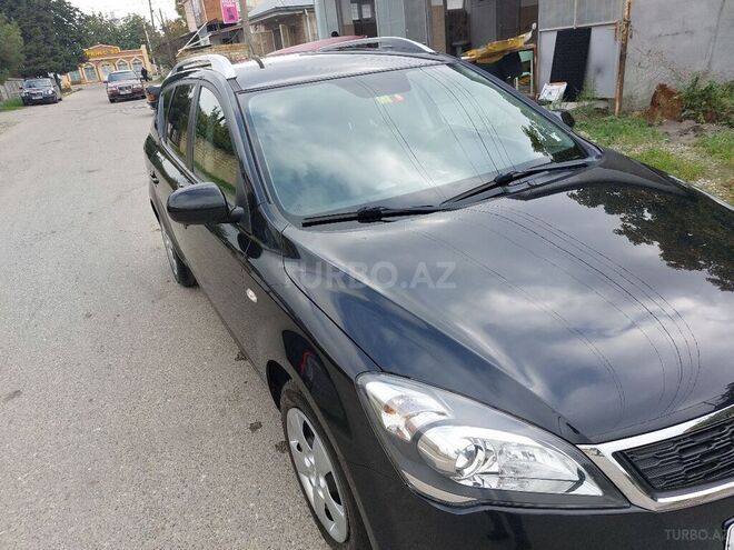 Kia Ceed 2010, 136,000 km - 1.4 l - Quba