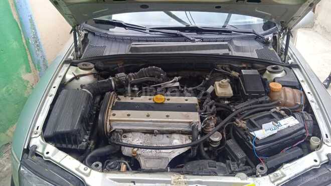 Opel Vectra 1998, 150,000 km - 2.0 l - Bakı