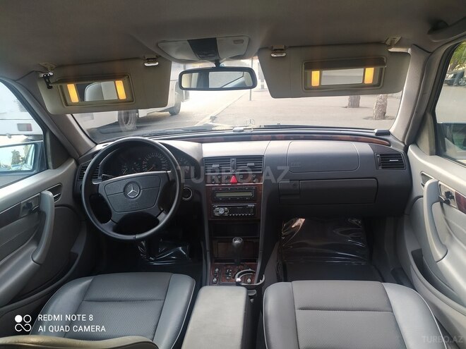 Mercedes C 240 2000, 298,000 km - 2.4 л - Bakı