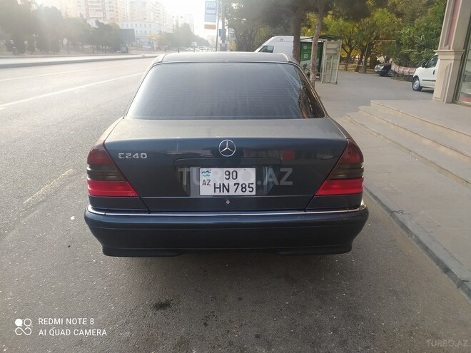 Mercedes C 240 2000, 298,000 km - 2.4 л - Bakı