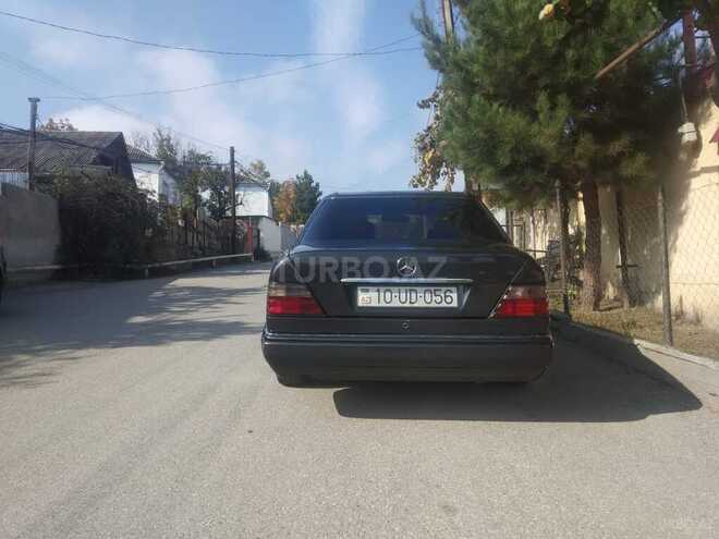 Mercedes E 220 1995, 38,500 km - 2.2 l - Qusar