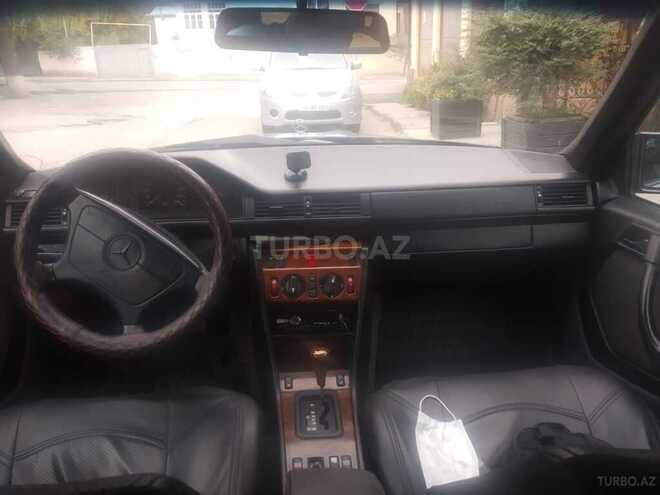 Mercedes E 220 1995, 38,500 km - 2.2 l - Qusar