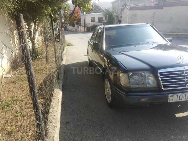 Mercedes E 220 1995, 38,500 km - 2.2 l - Qusar