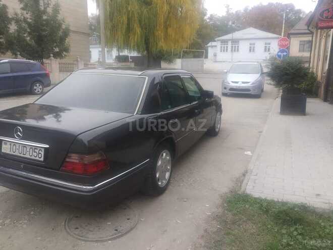 Mercedes E 220 1995, 38,500 km - 2.2 l - Qusar