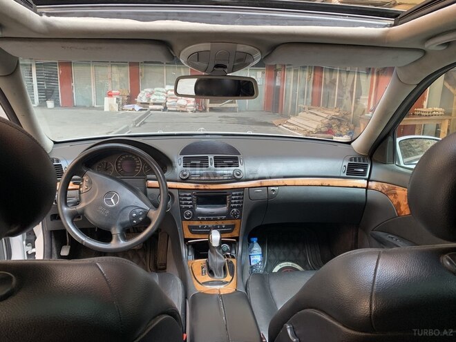 Mercedes E 220 2002, 307,800 km - 2.2 l - Bakı