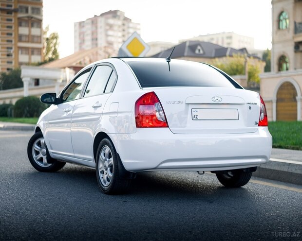 Hyundai Accent 2009, 180,400 km - 1.6 l - Bakı