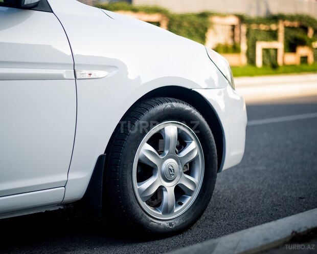 Hyundai Accent 2009, 180,400 km - 1.6 l - Bakı