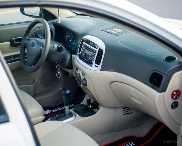 Hyundai Accent 2009, 180,400 km - 1.6 l - Bakı