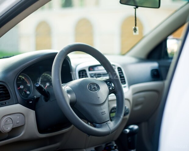 Hyundai Accent 2009, 180,400 km - 1.6 l - Bakı