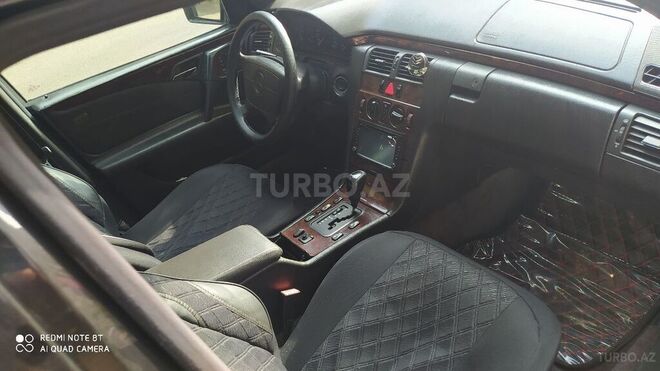 Mercedes E 280 1998, 270,000 km - 2.8 l - Bakı