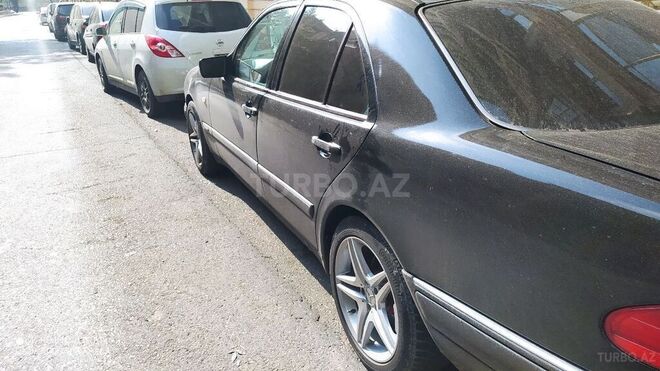 Mercedes E 280 1998, 270,000 km - 2.8 l - Bakı