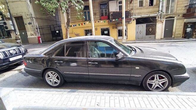 Mercedes E 280 1998, 270,000 km - 2.8 l - Bakı