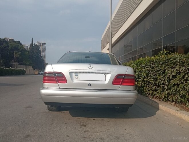 Mercedes E 320 1995, 300,000 km - 3.2 l - Bakı
