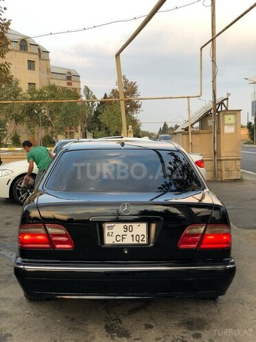 Mercedes E 320 2001, 274,123 km - 3.2 l - Bakı