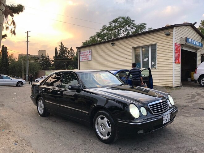 Mercedes E 320 2001, 274,123 km - 3.2 l - Bakı