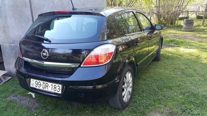 Opel Astra 2005, 239,624 km - 1.8 l - Zaqatala